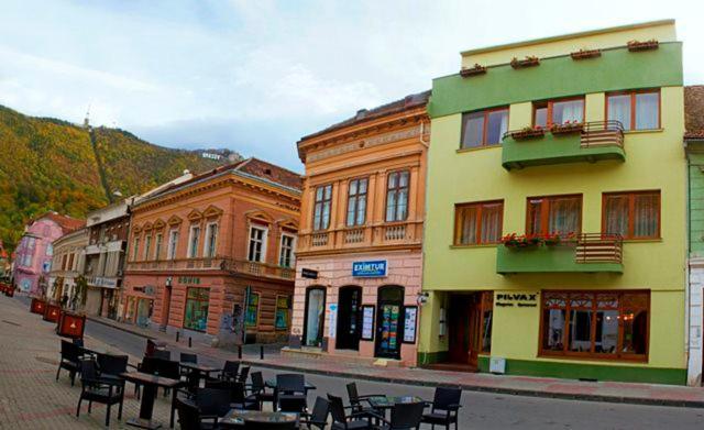 Aparthotel Pilvax Brasov Exterior photo