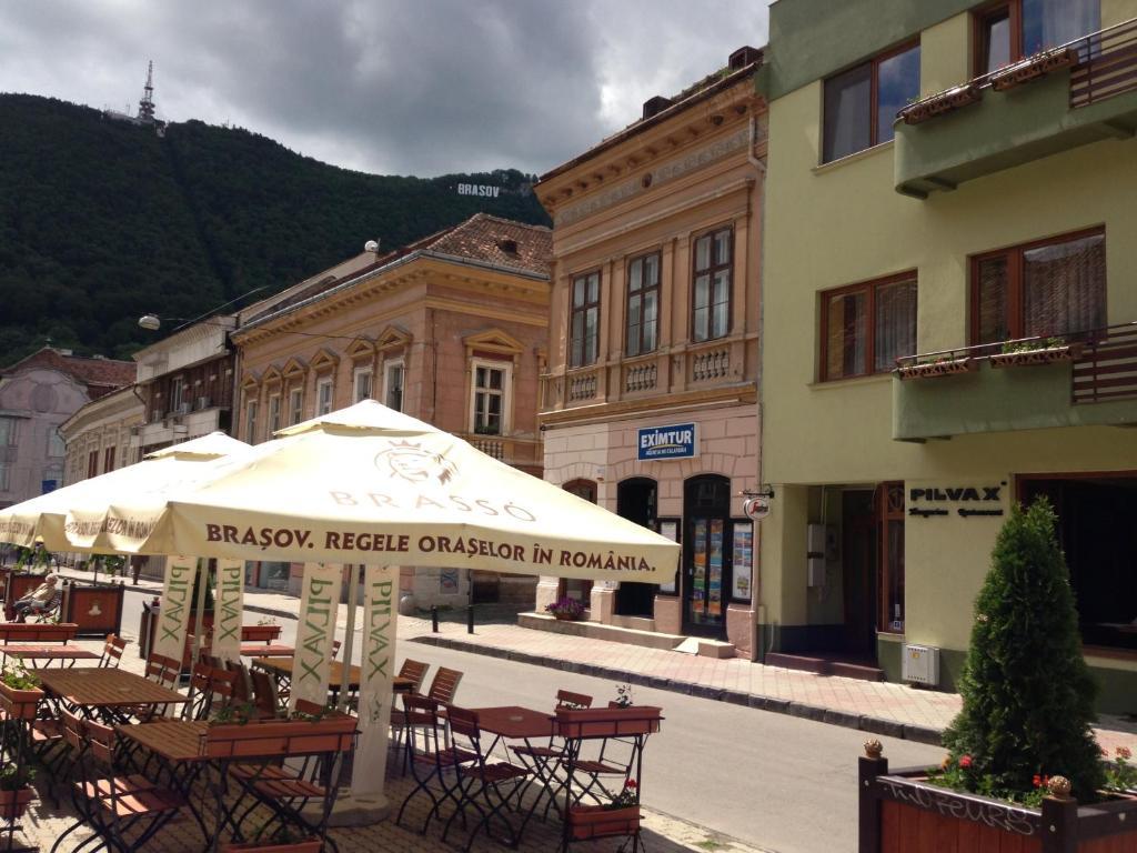 Aparthotel Pilvax Brasov Exterior photo