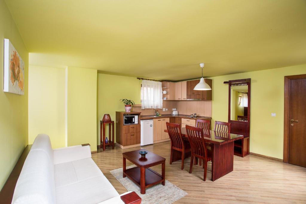 Aparthotel Pilvax Brasov Room photo